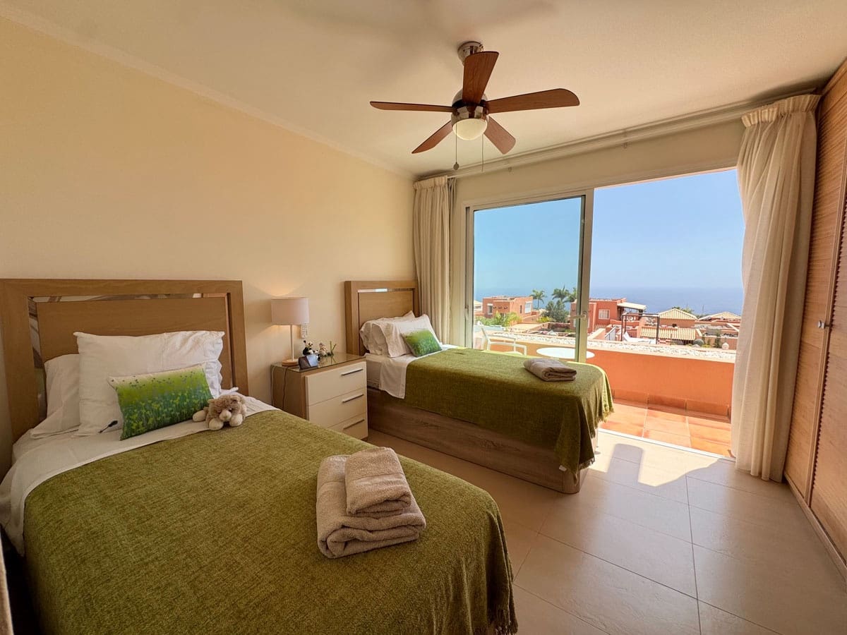 3 bedroom Villa for sale in Costa Adeje with pool garage - € 1,495,000 (Ref: 9895457)