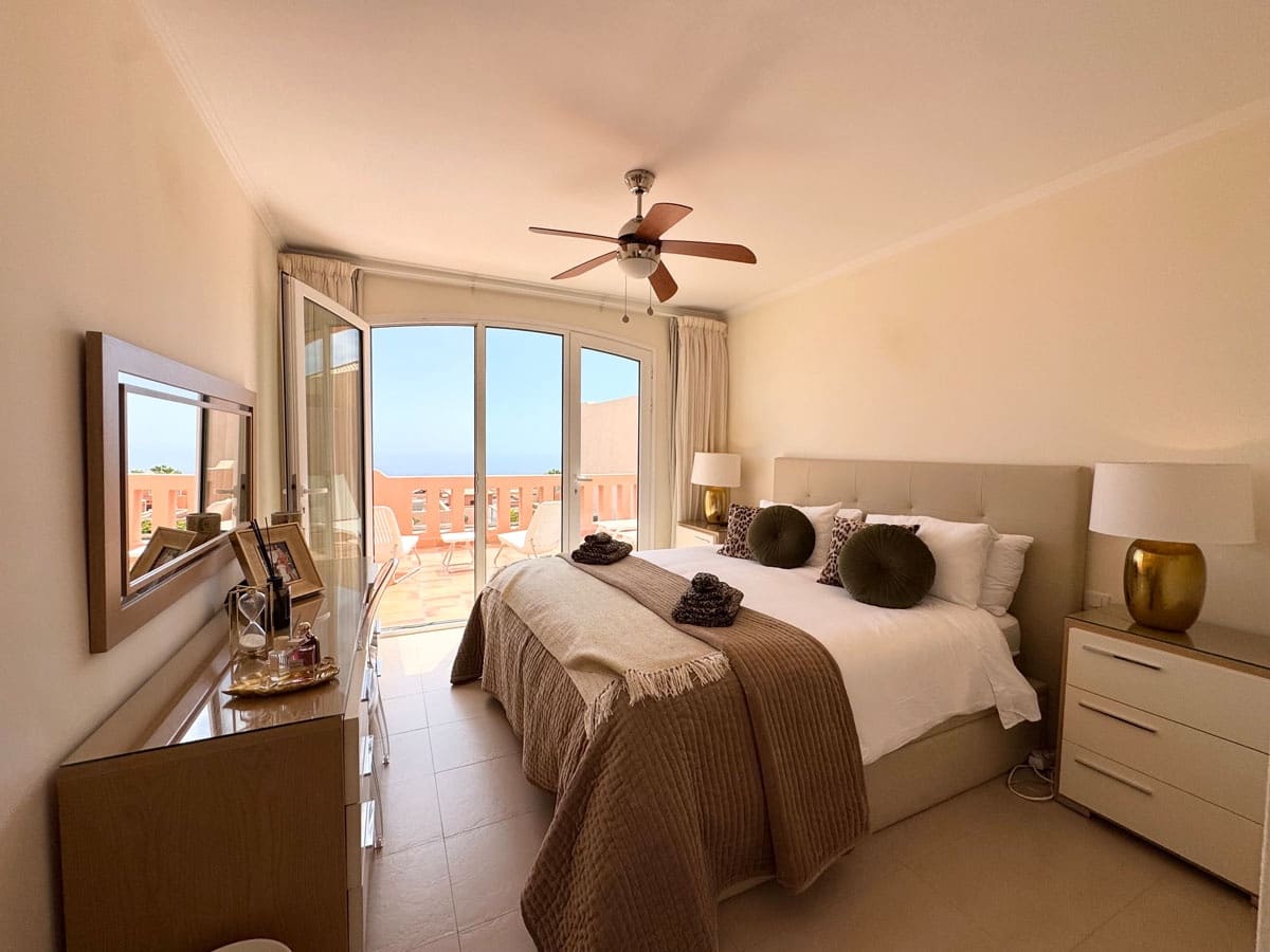 3 bedroom Villa for sale in Costa Adeje with pool garage - € 1,495,000 (Ref: 9895457)
