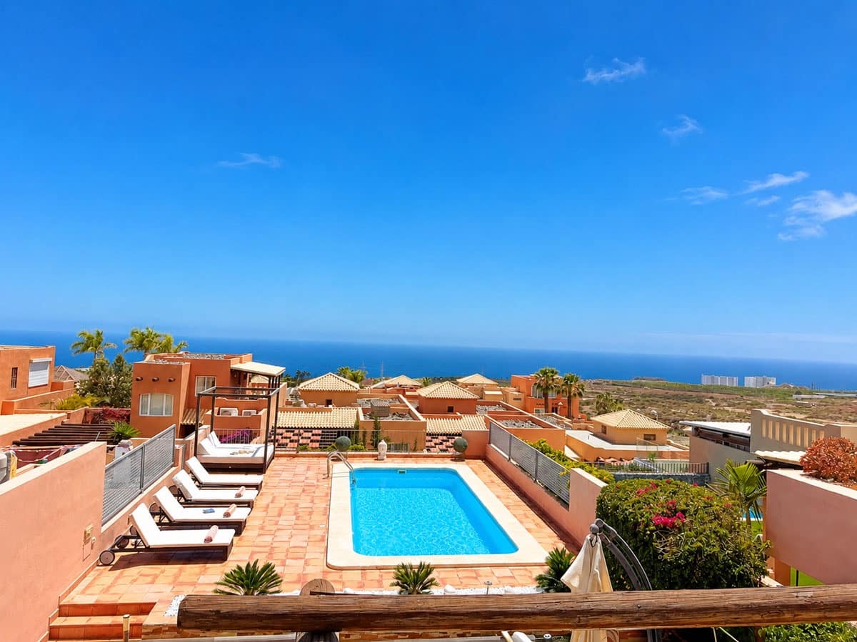 3 bedroom Villa for sale in Costa Adeje with pool garage - € 1,495,000 (Ref: 9895457)