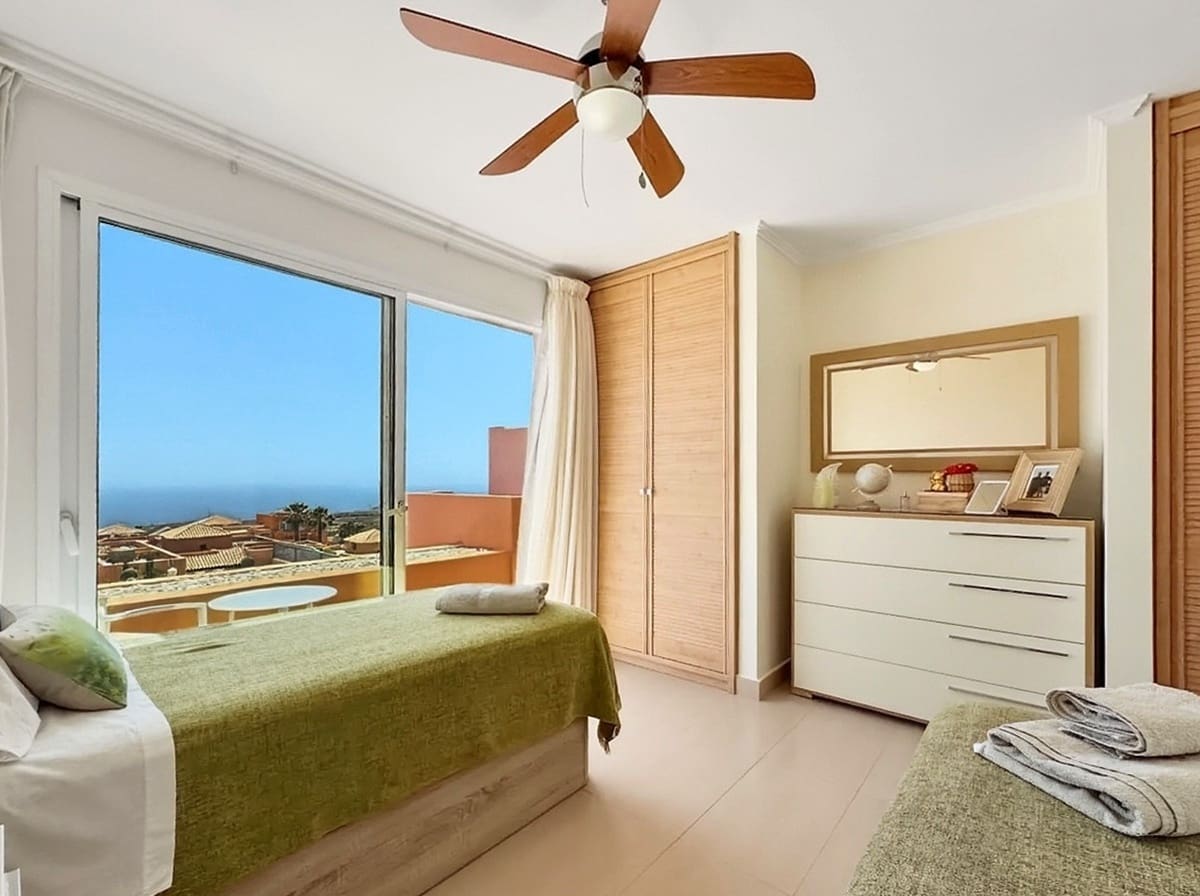 3 bedroom Villa for sale in Costa Adeje with pool garage - € 1,495,000 (Ref: 9895457)