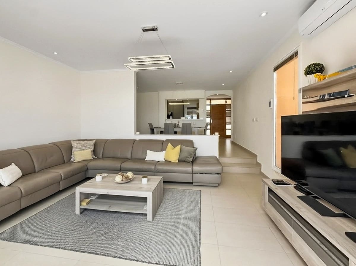 3 bedroom Villa for sale in Costa Adeje with pool garage - € 1,495,000 (Ref: 9895457)
