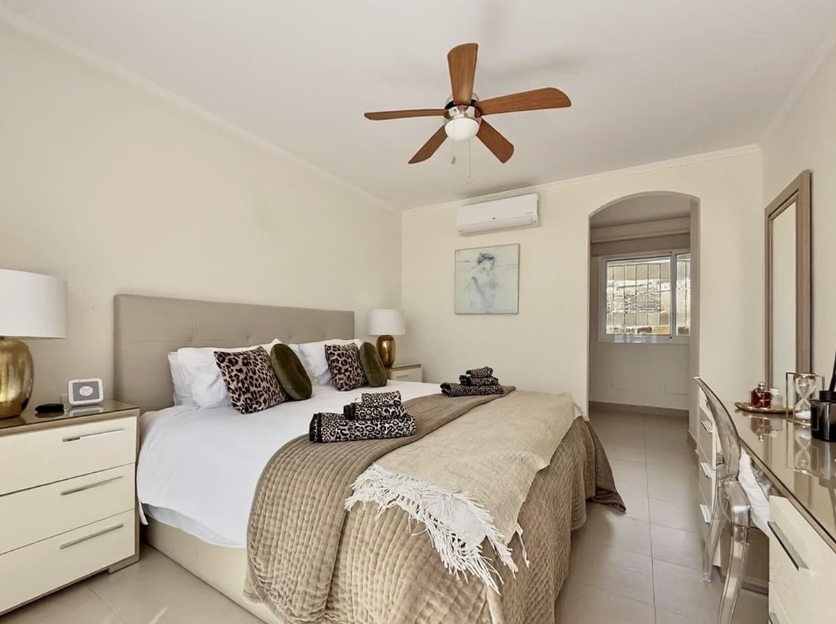 3 bedroom Villa for sale in Costa Adeje with pool garage - € 1,495,000 (Ref: 9895457)