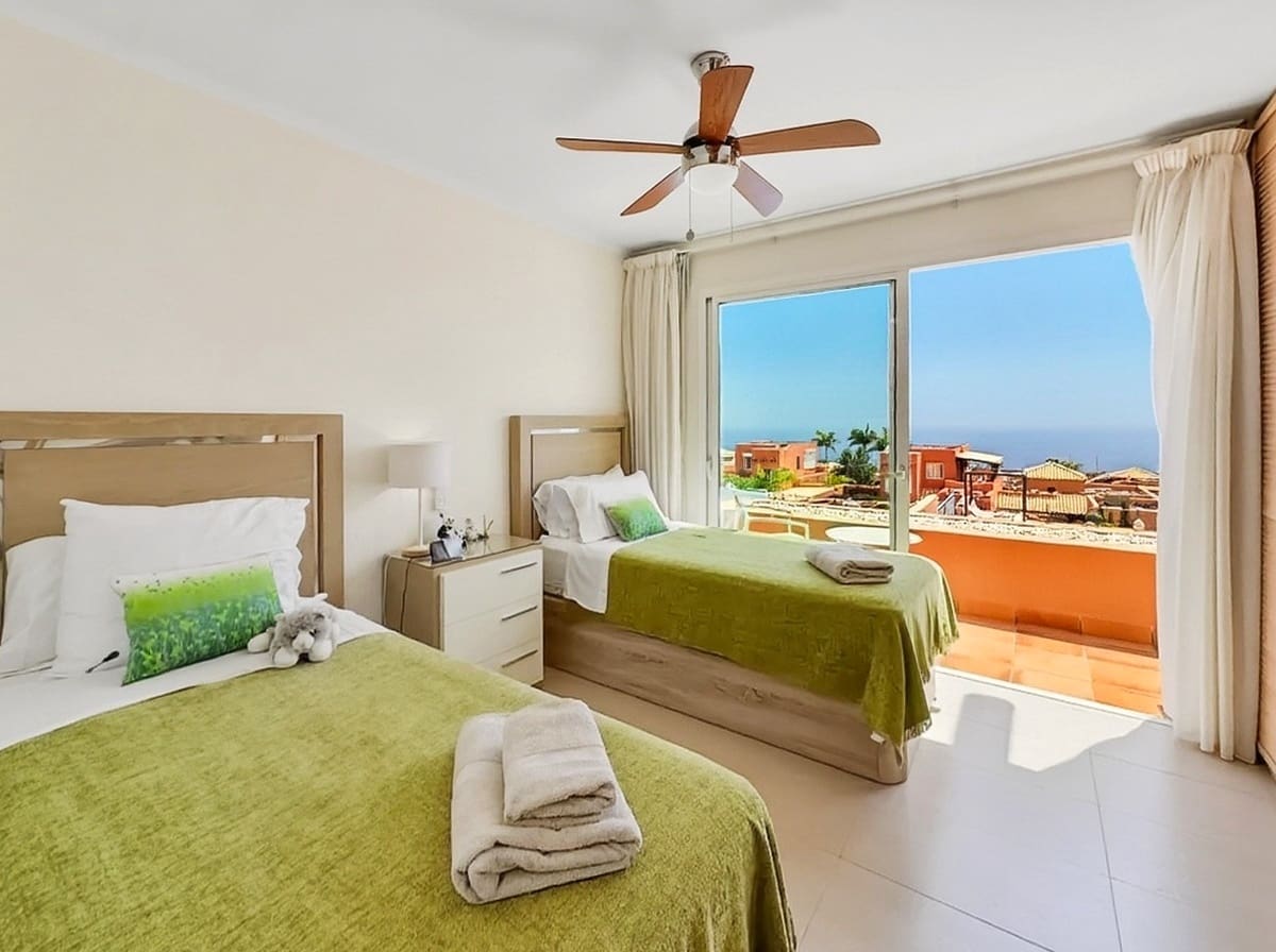 3 bedroom Villa for sale in Costa Adeje with pool garage - € 1,495,000 (Ref: 9895457)