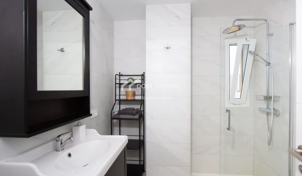 2 soverom Leilighet til salgs i Playa de las Americas med svømmebasseng - € 395 000 (Ref: 10004926)