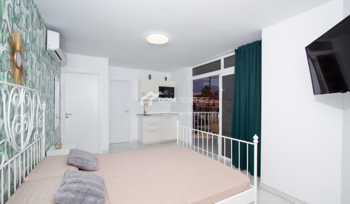 2 soverom Leilighet til salgs i Playa de las Americas med svømmebasseng - € 395 000 (Ref: 10004926)