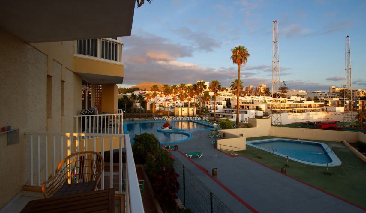 2 soverom Leilighet til salgs i Playa de las Americas med svømmebasseng - € 395 000 (Ref: 10004926)