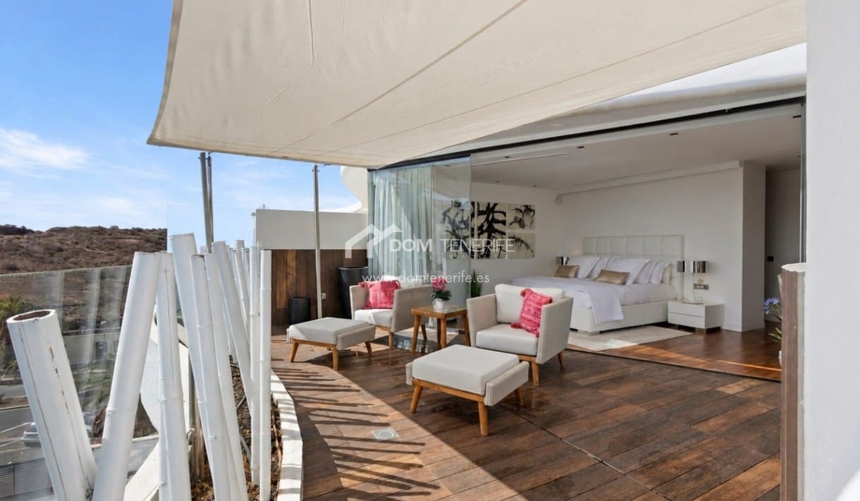 Ático de 4 habitaciones en Palm-Mar en venta con piscina garaje - 745.000 € (Ref: 10026632)