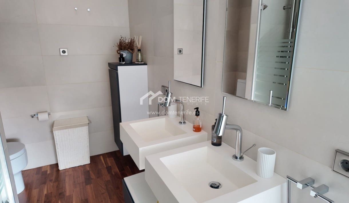 Ático de 4 habitaciones en Palm-Mar en venta con piscina garaje - 745.000 € (Ref: 10026632)