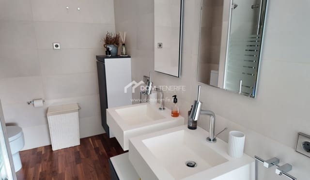 Ático de 4 habitaciones en Palm-Mar, Arona en venta con piscina garaje - 745.000 € (Ref: 10026632)