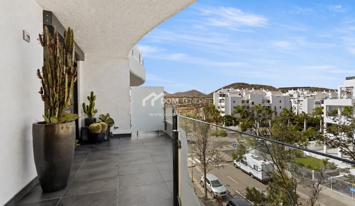 Ático de 4 habitaciones en Palm-Mar en venta con piscina garaje - 745.000 € (Ref: 10026632)