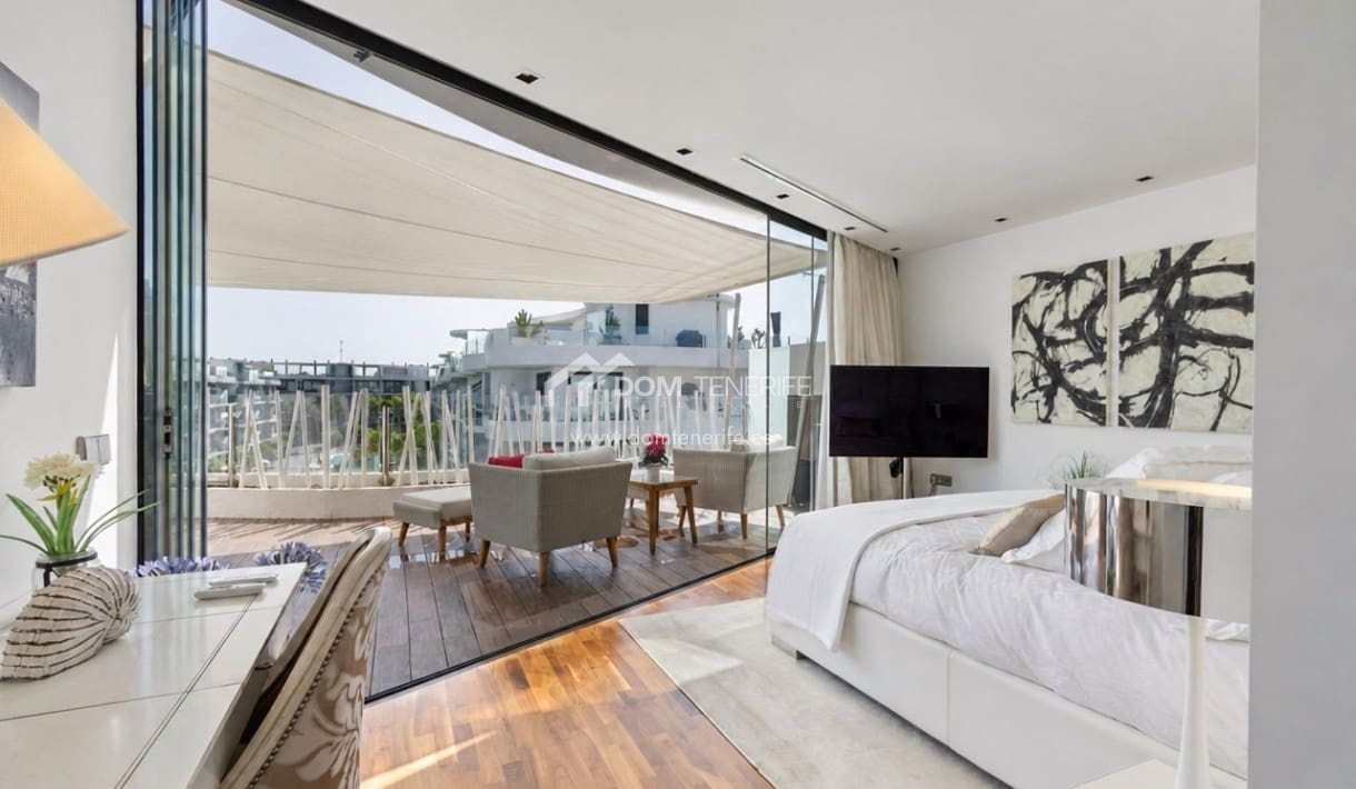 Ático de 4 habitaciones en Palm-Mar en venta con piscina garaje - 745.000 € (Ref: 10026632)