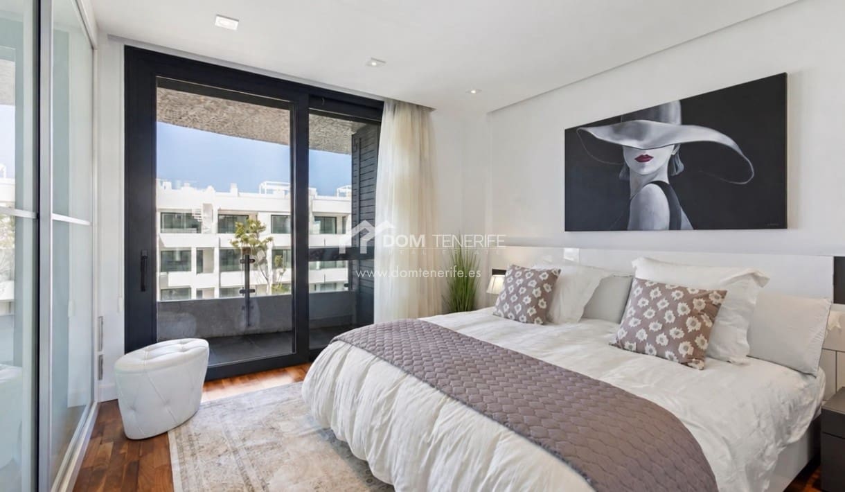 Ático de 4 habitaciones en Palm-Mar en venta con piscina garaje - 745.000 € (Ref: 10026632)