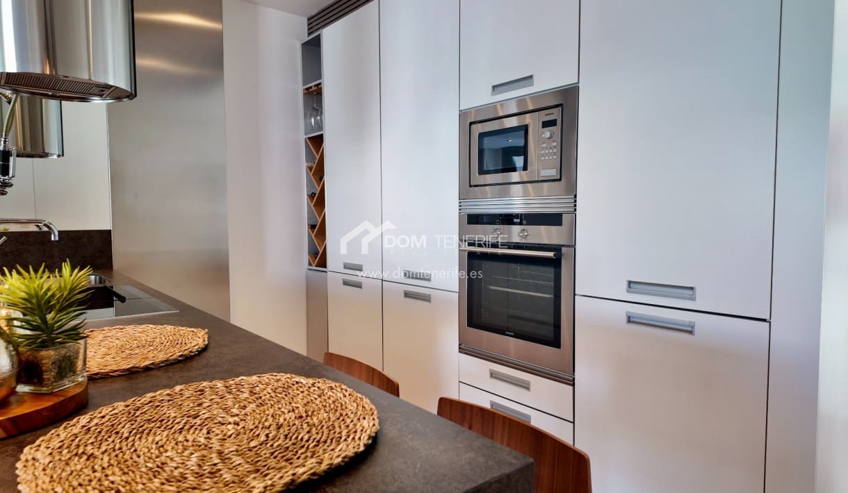Ático de 4 habitaciones en Palm-Mar en venta con piscina garaje - 745.000 € (Ref: 10026632)