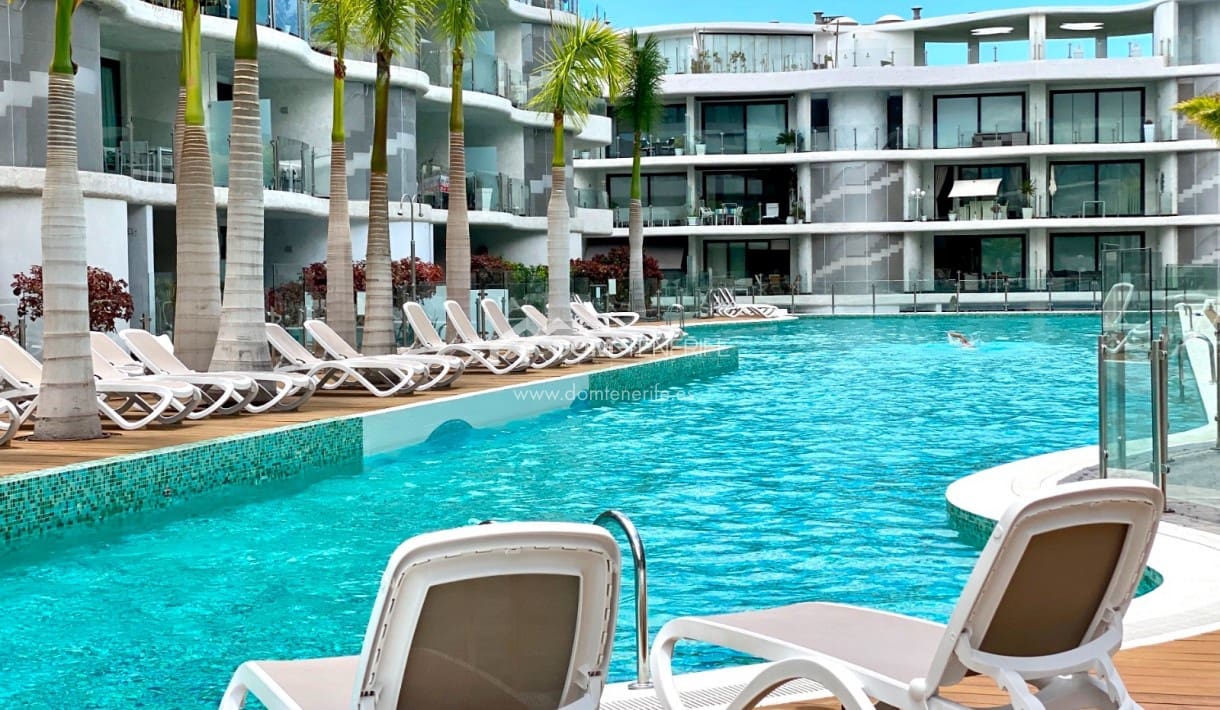 Ático de 4 habitaciones en Palm-Mar en venta con piscina garaje - 745.000 € (Ref: 10026632)