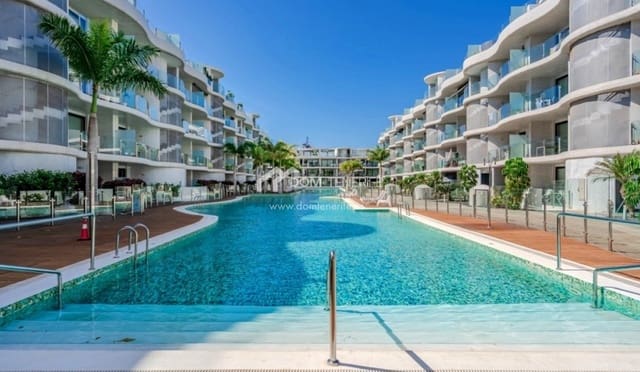 Ático de 4 habitaciones en Palm-Mar, Arona en venta con piscina garaje - 745.000 € (Ref: 10026632)