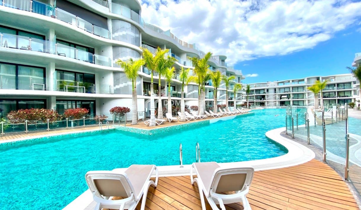 Ático de 4 habitaciones en Palm-Mar en venta con piscina garaje - 745.000 € (Ref: 10026632)