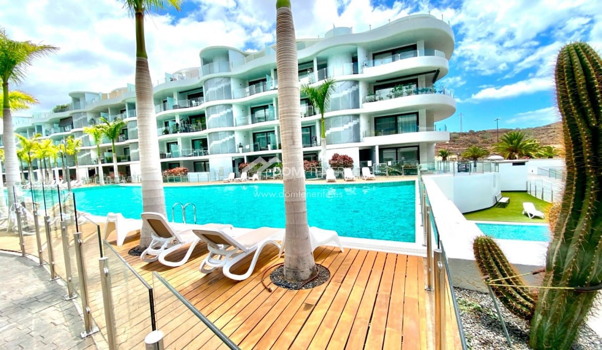 Ático de 4 habitaciones en Palm-Mar en venta con piscina garaje - 745.000 € (Ref: 10026632)