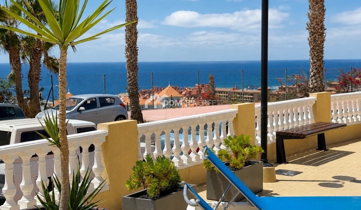 2 makuuhuone Huoneisto vuokrattavana paikassa Playa del Duque mukana uima-altaan - 2 000 € (Ref: 10040213)