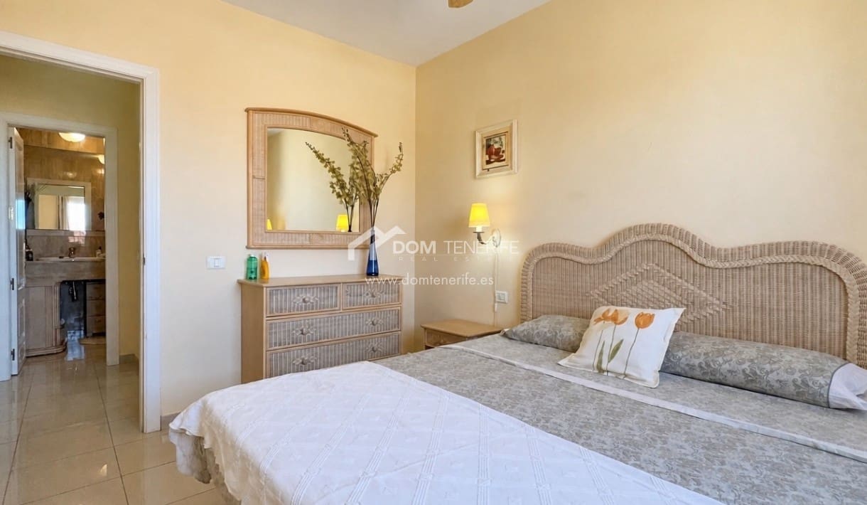 2 makuuhuone Huoneisto vuokrattavana paikassa Playa del Duque mukana uima-altaan - 2 000 € (Ref: 10040213)
