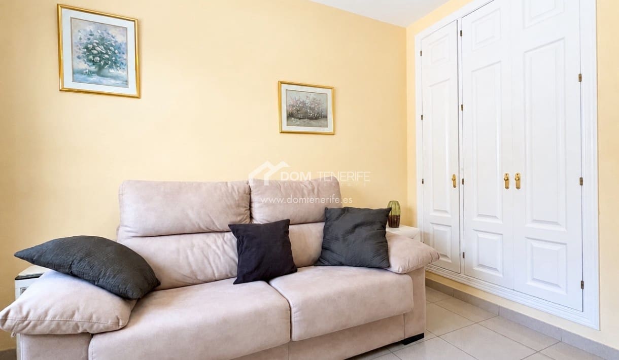 2 makuuhuone Huoneisto vuokrattavana paikassa Playa del Duque mukana uima-altaan - 2 000 € (Ref: 10040213)