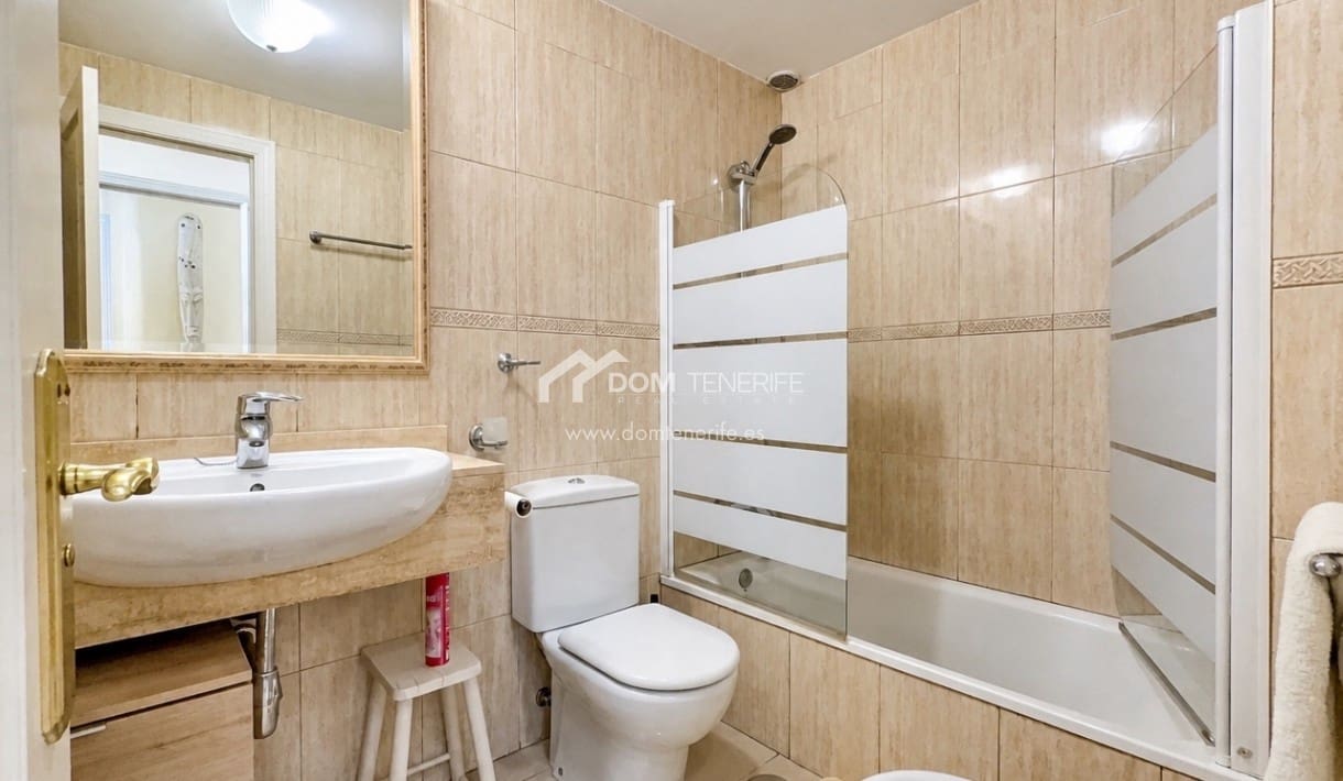 2 makuuhuone Huoneisto vuokrattavana paikassa Playa del Duque mukana uima-altaan - 2 000 € (Ref: 10040213)