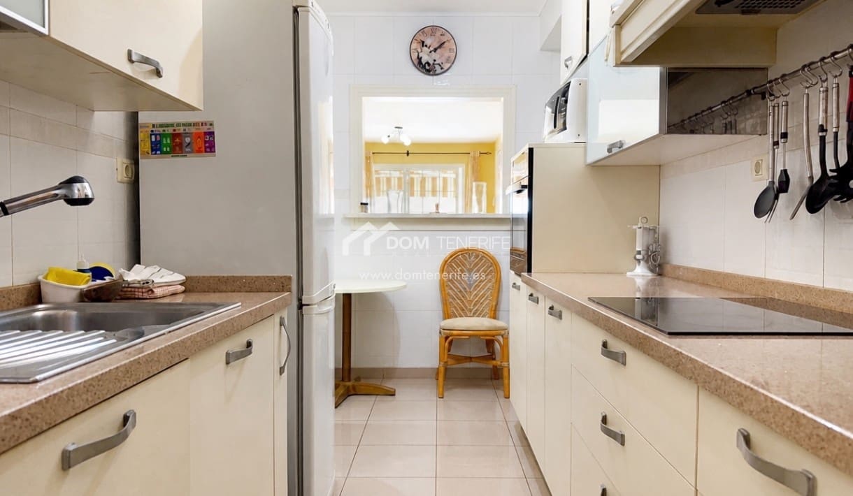 2 makuuhuone Huoneisto vuokrattavana paikassa Playa del Duque mukana uima-altaan - 2 000 € (Ref: 10040213)