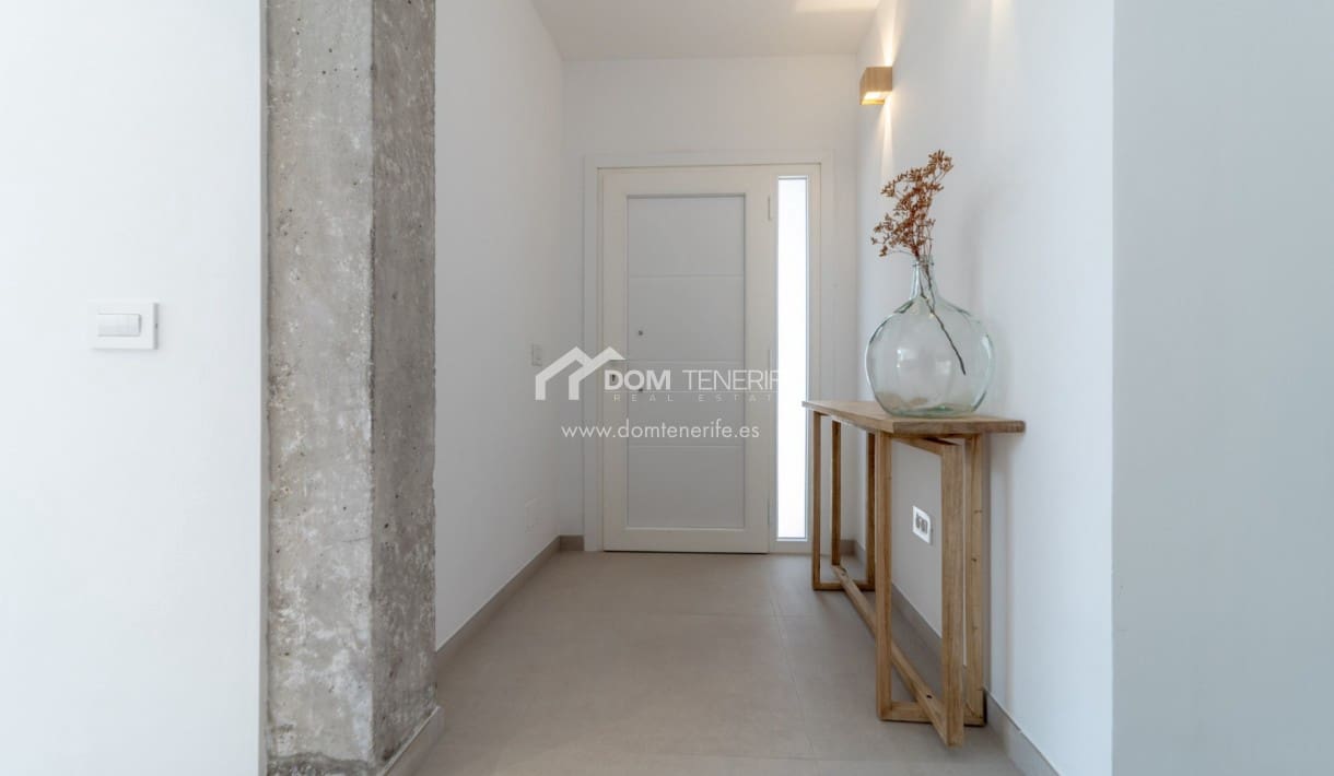 Pareado de 3 habitaciones en El Medano en venta con piscina garaje - 1.100.000 € (Ref: 10054342)
