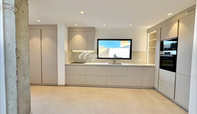 3 sovrum Semi-fristående Villa till salu i El Medano, Granadilla de Abona med pool garage - 1 100 000 € (Ref: 10054342)