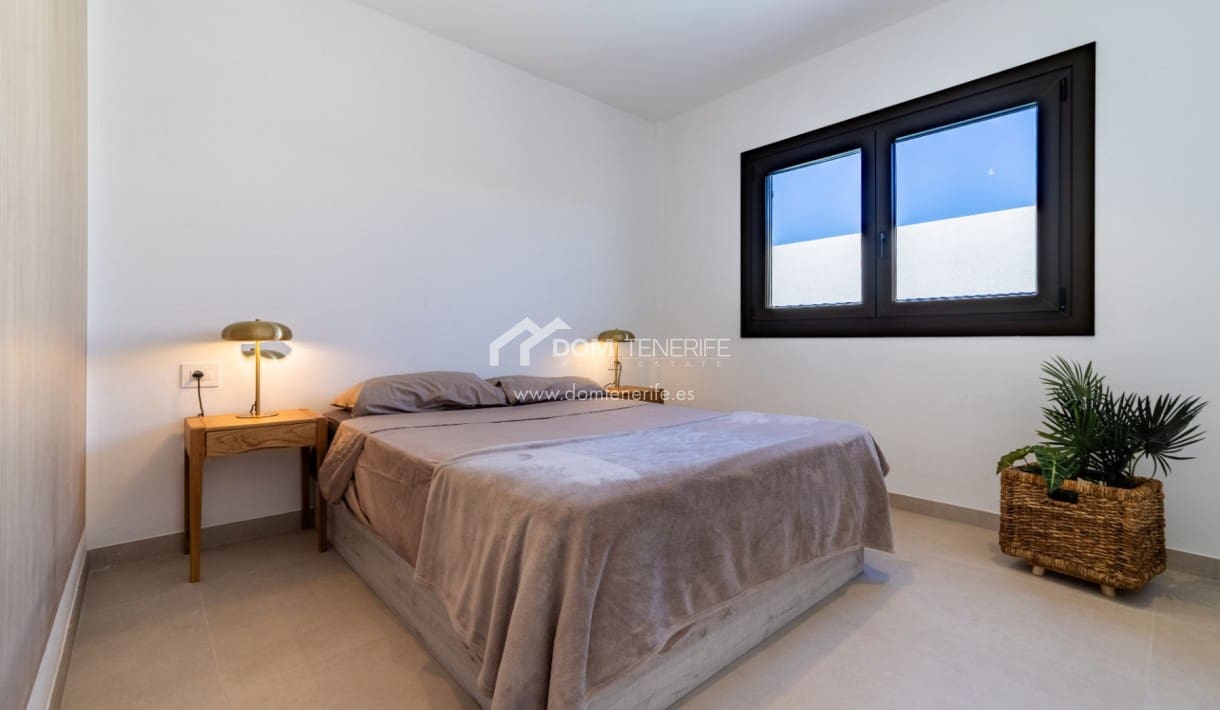 Pareado de 3 habitaciones en El Medano en venta con piscina garaje - 1.100.000 € (Ref: 10054342)