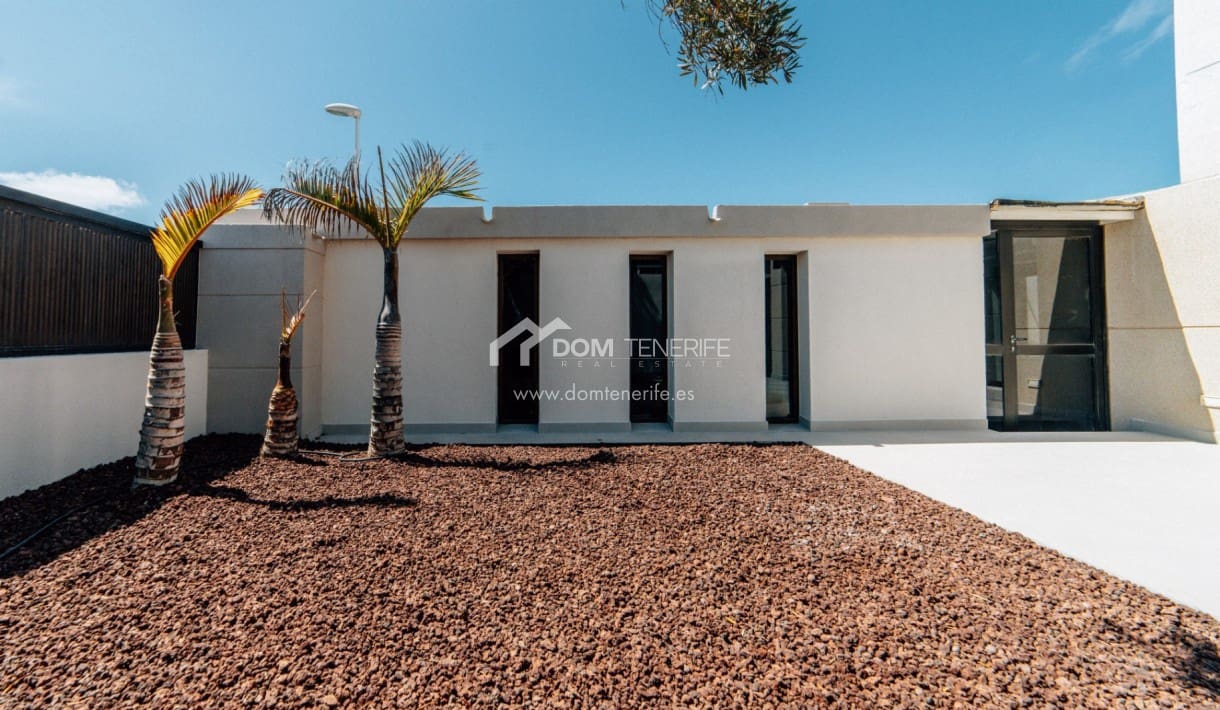 Pareado de 3 habitaciones en El Medano en venta con piscina garaje - 1.100.000 € (Ref: 10054342)