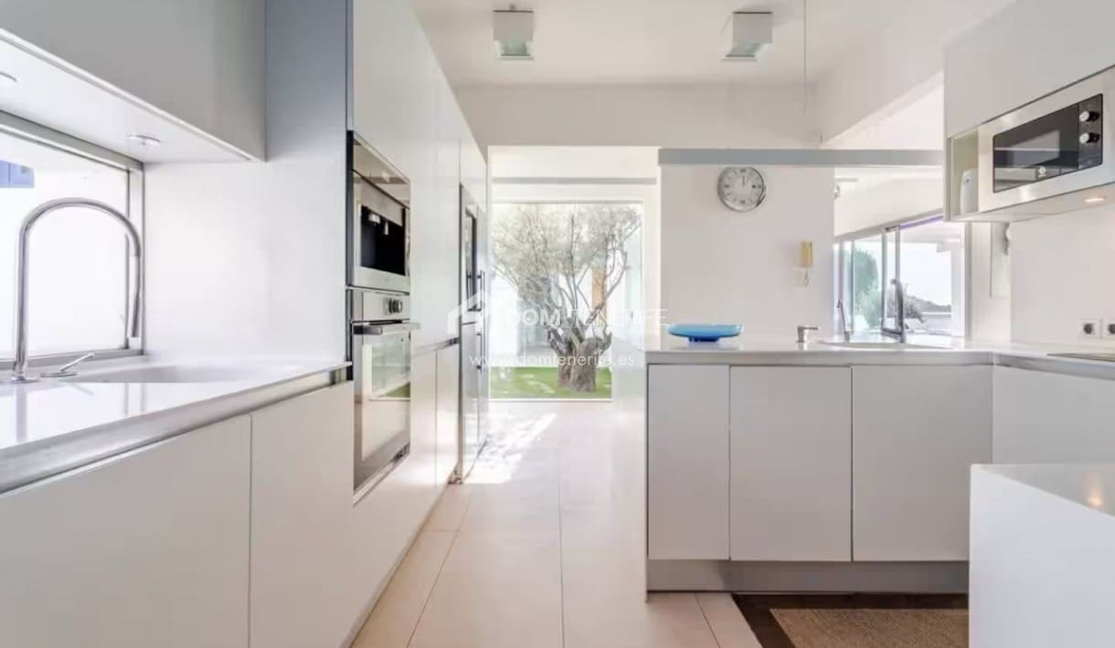 4 sypialnia Willa na sprzedaż w Roque del Conde z basenem - 1 750 000 € (Ref: 10079861)