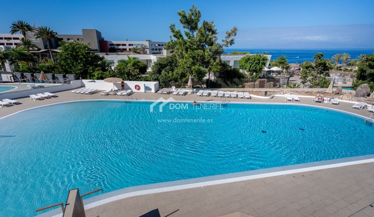2 makuuhuone Huoneisto myytävänä paikassa Playa Paraiso mukana uima-altaan - 359 000 € (Ref: 10098881)