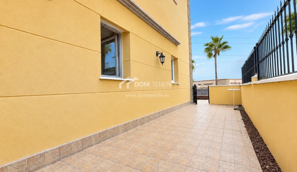 3 bedroom Townhouse for sale in Roque del Conde with pool garage - € 539,000 (Ref: 10112219)