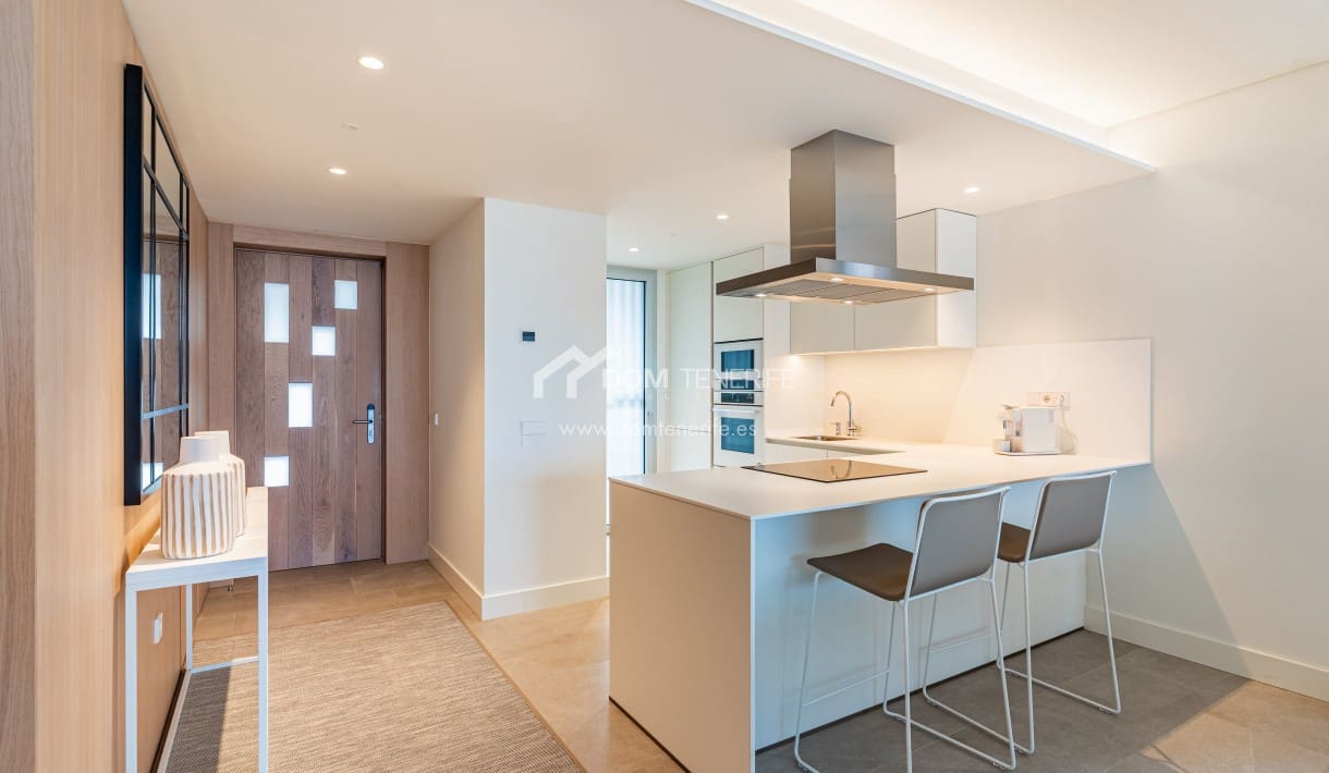 2 chambre Appartement à vendre à Guia de Isora avec piscine garage - 1 117 000 € (Ref: 10130521)