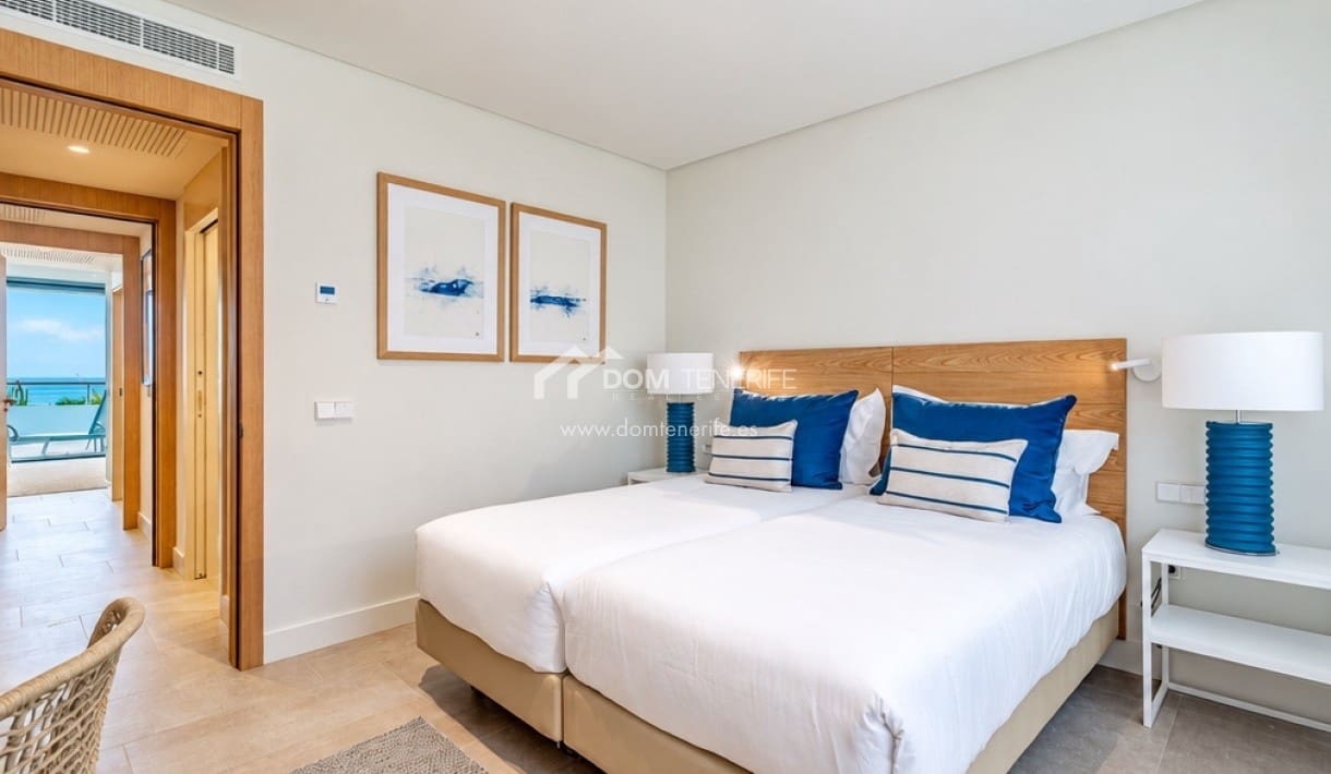 2 chambre Appartement à vendre à Guia de Isora avec piscine garage - 1 117 000 € (Ref: 10130521)