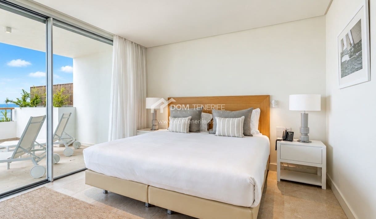 2 chambre Appartement à vendre à Guia de Isora avec piscine garage - 1 117 000 € (Ref: 10130521)