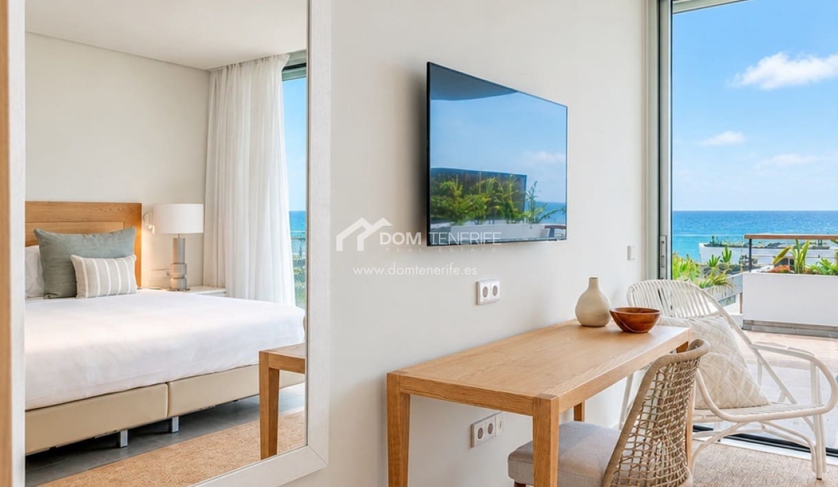 2 chambre Appartement à vendre à Guia de Isora avec piscine garage - 1 117 000 € (Ref: 10130521)