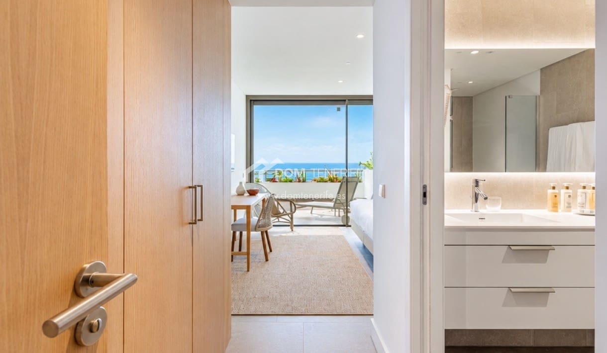 2 chambre Appartement à vendre à Guia de Isora avec piscine garage - 1 117 000 € (Ref: 10130521)