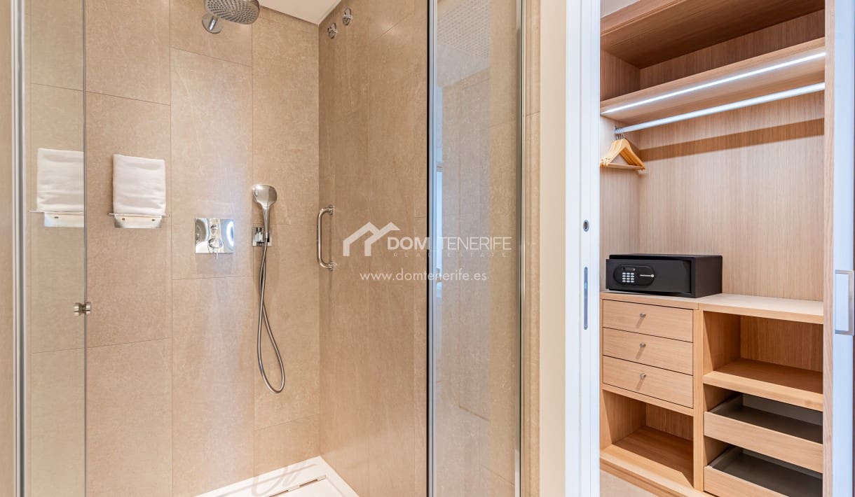 2 chambre Appartement à vendre à Guia de Isora avec piscine garage - 1 117 000 € (Ref: 10130521)
