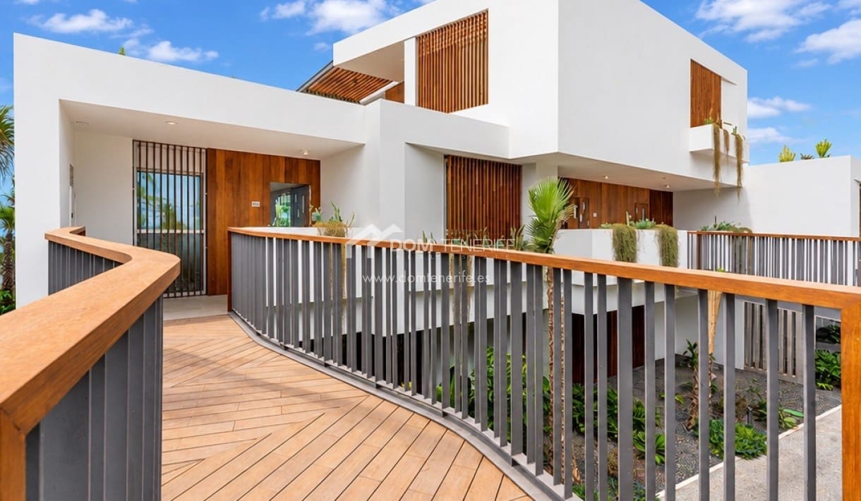 2 chambre Appartement à vendre à Guia de Isora avec piscine garage - 1 117 000 € (Ref: 10130521)