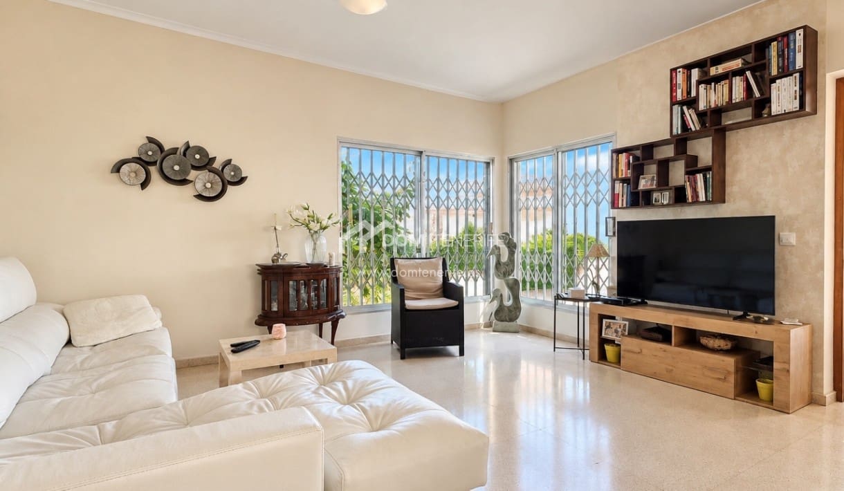 2 slaapkamer Villa te koop in Valle de San Lorenzo met zwembad - € 785.000 (Ref: 10130984)