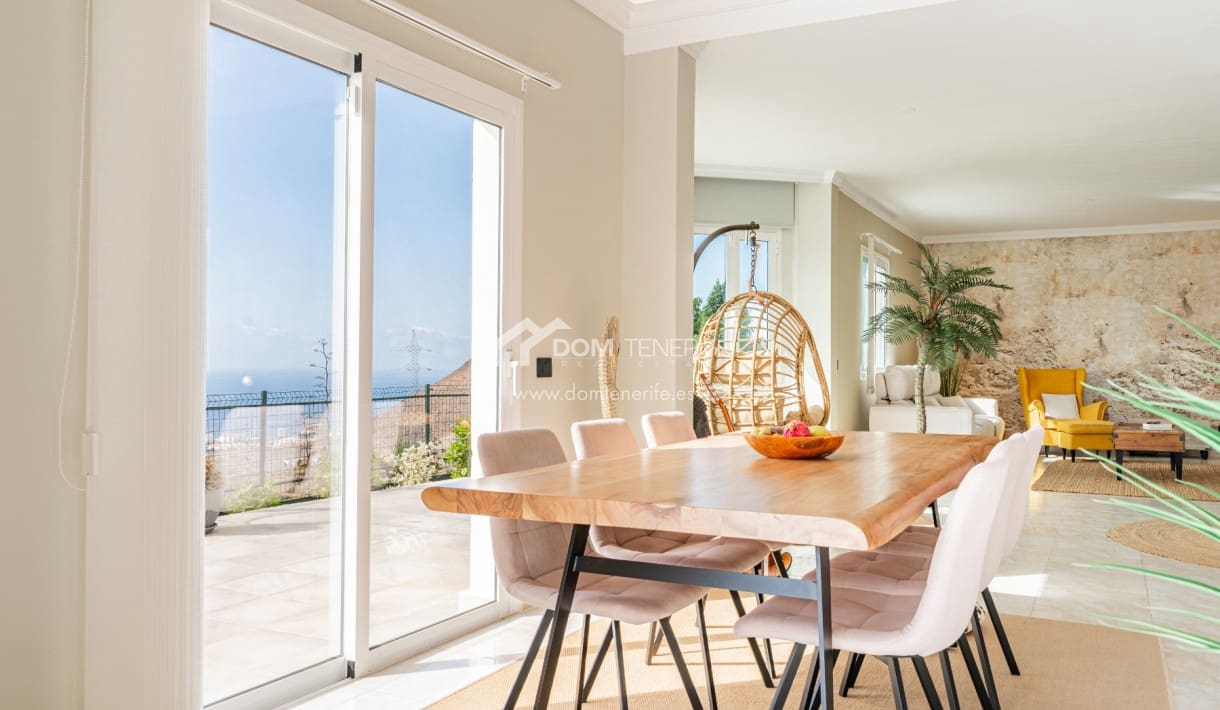 5 bedroom Villa for sale in Chayofa with pool garage - € 1,490,000 (Ref: 10166975)