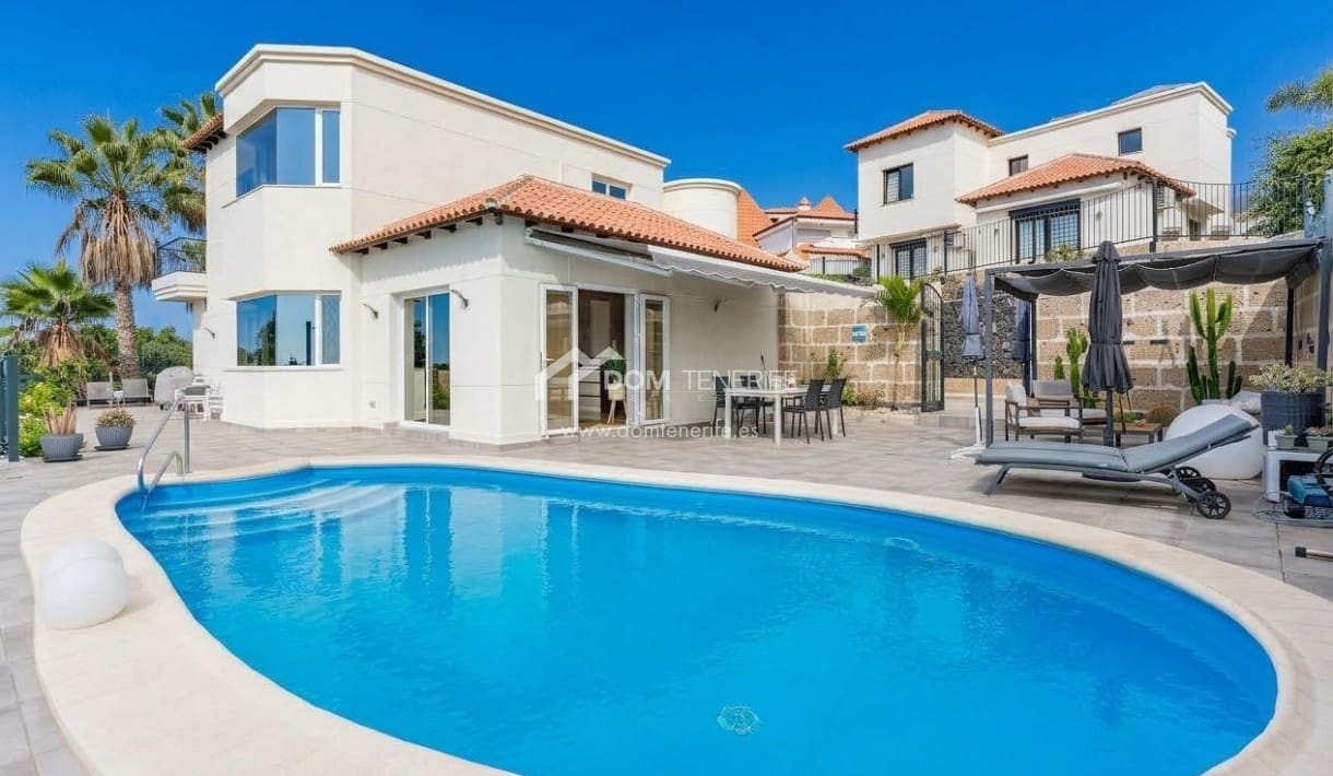 5 bedroom Villa for sale in Chayofa with pool garage - € 1,490,000 (Ref: 10166975)