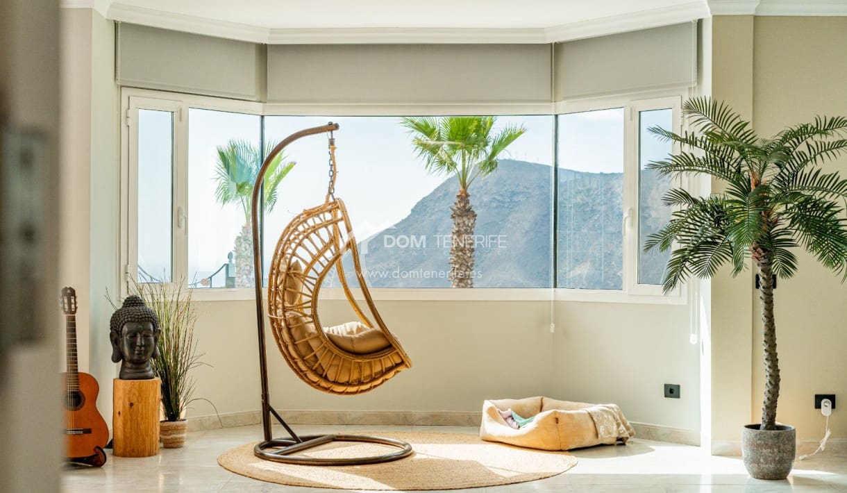 5 bedroom Villa for sale in Chayofa with pool garage - € 1,490,000 (Ref: 10166975)