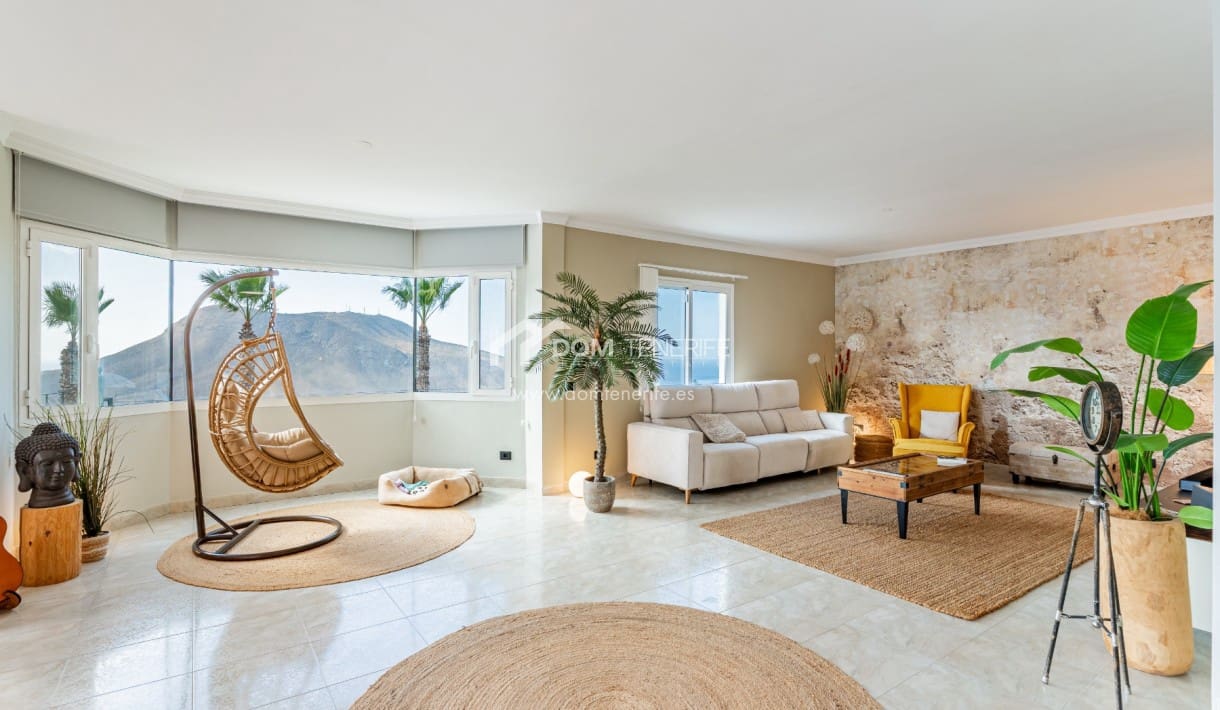 5 bedroom Villa for sale in Chayofa with pool garage - € 1,490,000 (Ref: 10166975)