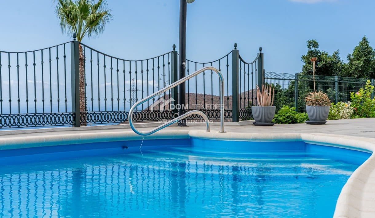 5 bedroom Villa for sale in Chayofa with pool garage - € 1,490,000 (Ref: 10166975)