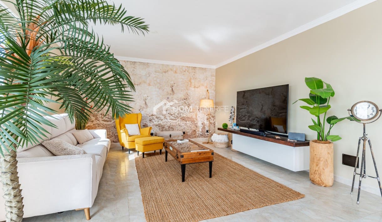 5 bedroom Villa for sale in Chayofa with pool garage - € 1,490,000 (Ref: 10166975)