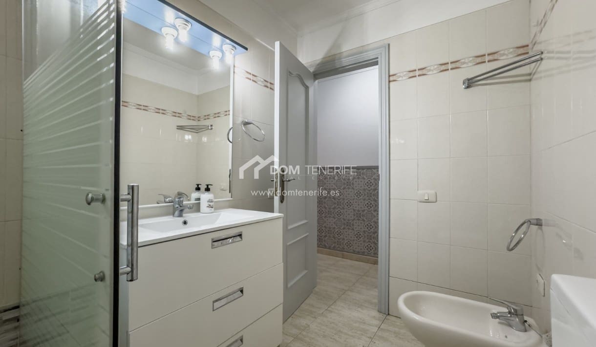 1 soverom Leilighet til leie i Los Cristianos - € 1 250 (Ref: 7062682)