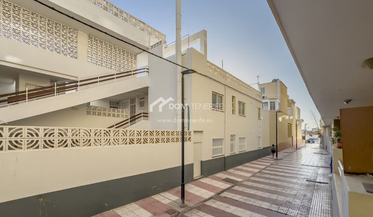 1 soverom Leilighet til leie i Los Cristianos - € 1 250 (Ref: 7062682)