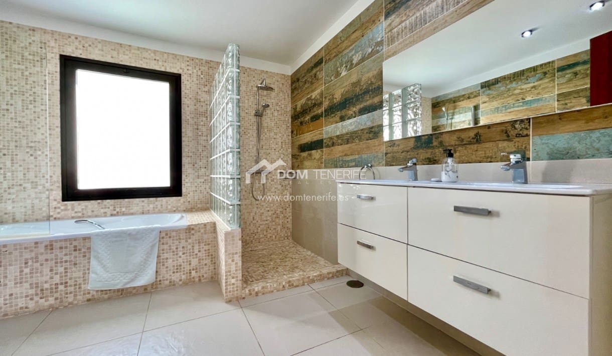 8 sypialnia Willa na sprzedaż w El Madronal z basenem garażem - 2 290 000 € (Ref: 7246130)